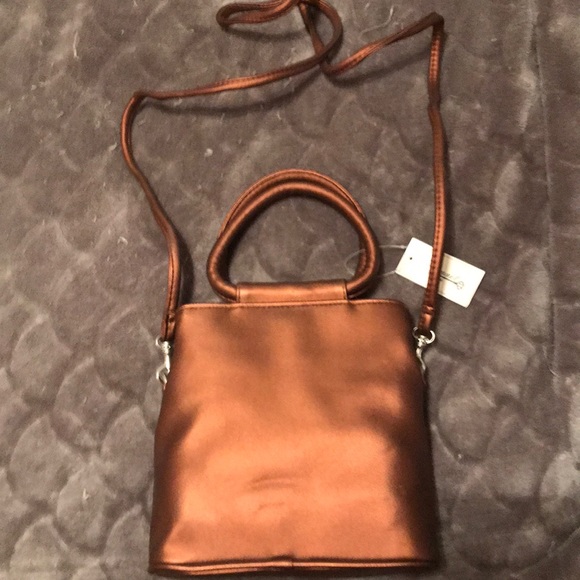 Nwt-Fossil handbag. Copper color. 7”high 7” across - Picture 2 of 6
